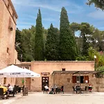 Petit Hotel Hostatgeria La Victoria